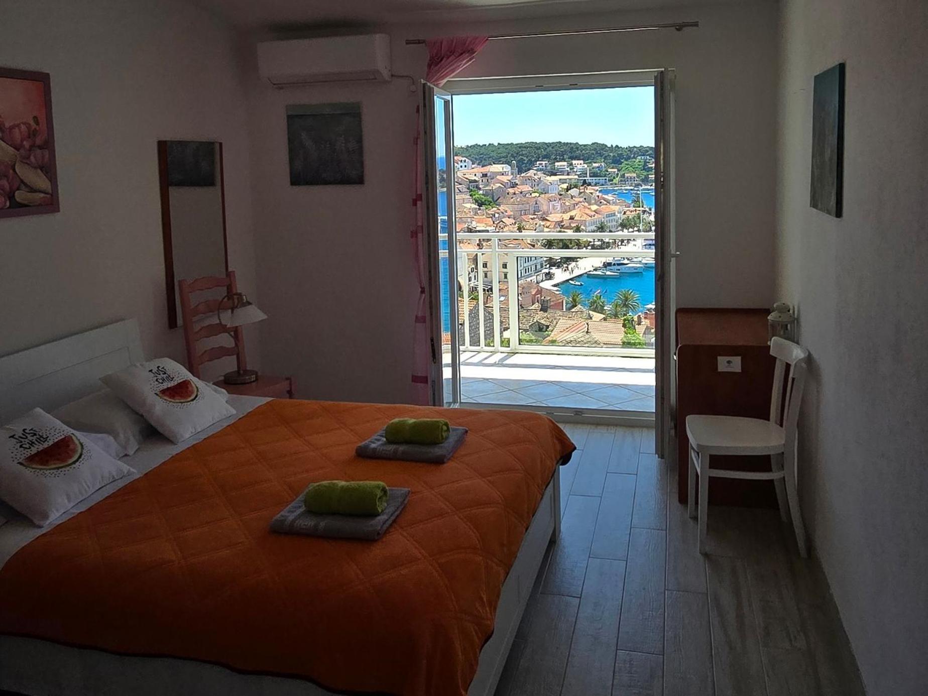 Apartments Bocin Rosso Hvar Town Zimmer foto