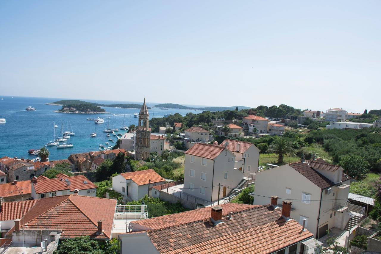 Apartments Bocin Rosso Hvar Town Exterior foto
